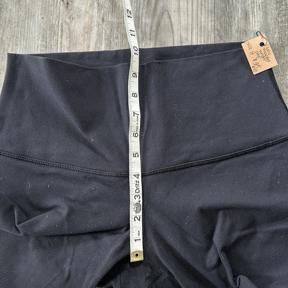 LULULEMON HI RISE/FOLD DOWN WUNDER UNDER CROP - Picture 4 of 7